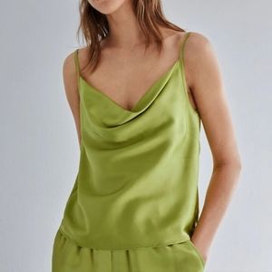 🎄🎄Shein satin  cowl neck camison,sz 6, new